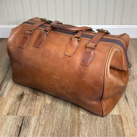 Duluth Trading Leather AWOL Weekender Duffel Bag-Brown-Buckle/Zip-Quiet Luxury - Picture 4 of 16